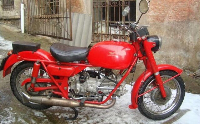 Moto Guzzi 500 Nuovo Falcone version civile et administrative 1969/1976 Prototipo_right